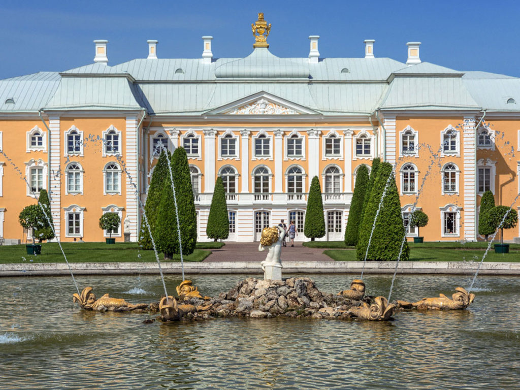Welcome to the 5-day tour «Imperial residence» in Peterhof!
